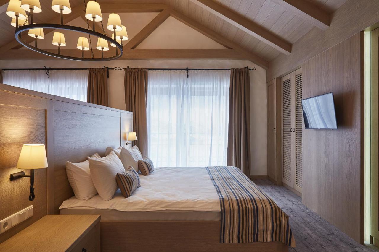 Amstelski Hotell Bukovel Eksteriør bilde