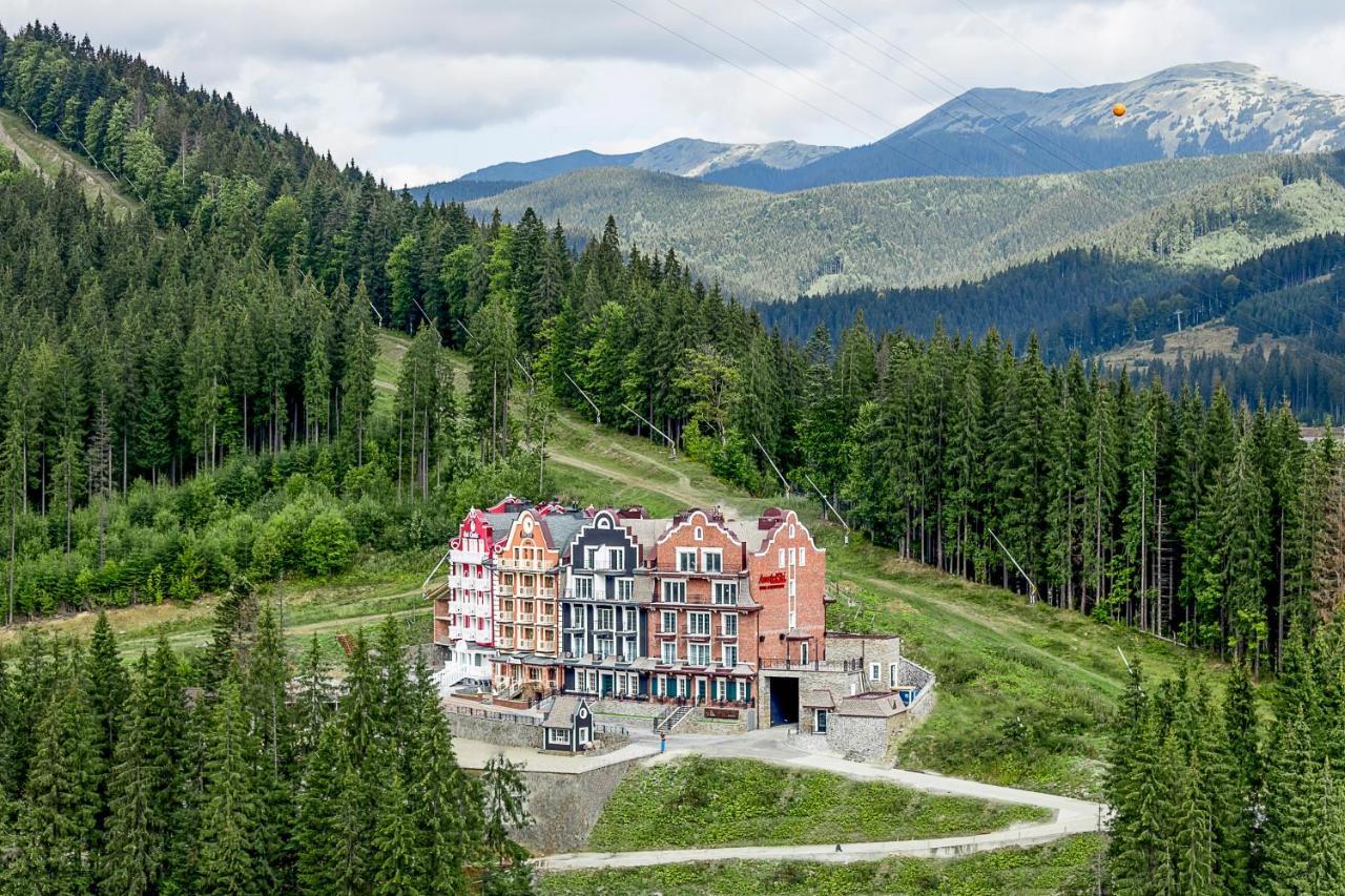 Amstelski Hotell Bukovel Eksteriør bilde